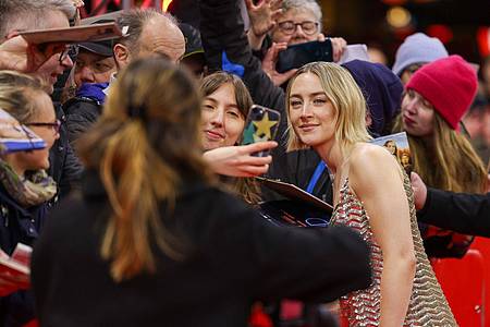 Schauspielerin Saoirse Ronan kam zu der Premiere ihres Films «The Outrun».