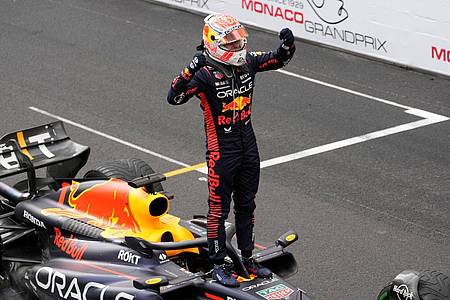 Dominanter Max Verstappen siegt mit seinem Red Bull auch in Monaco.