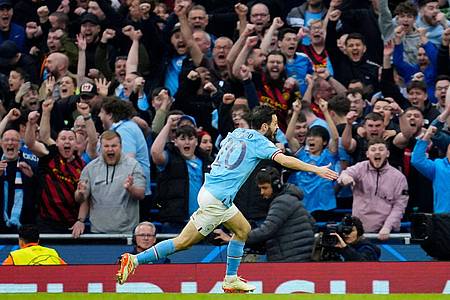 Bernardo Silva von Manchester City jubelt über sein Treffer zum 1:0.