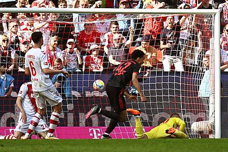 Jamal Musiala (M.) schoss den FC Bayern zum Sieg und zur deutschen Meisterschaft.