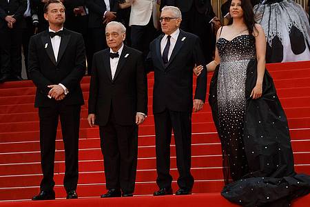 Leonardo DiCaprio (l-r), Martin Scorsese, Robert De Niro und Cara Jade Myers stellen ihren Film «Killers of the Flower Moon» in Cannes vor.