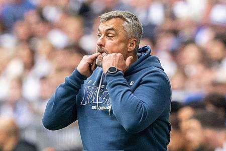 Schalke-Trainer Thomas Reis will mit seinem Team den Abstieg aus der Bundesliga verhindern.
