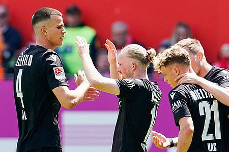 In der 2. Liga feierte Arminia Bielefeld eine wichtigen Erfolg beim 1. FC Kaiserslautern.