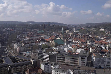Ausblick über die Hausdächer der Bielefelder Innenstadt