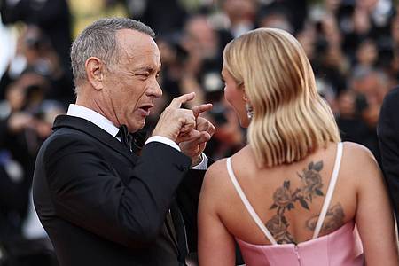 Angeregter Plausch in Cannes: Tom Hanks und Scarlett Johansson.