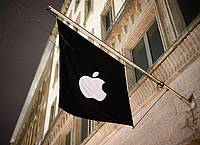 Julian Stratenschulte/dpa | Apple kritisiert, man solle mit anderen Firmen bisher verschlüsselte Nutzerdaten teilen. (Archivbild)