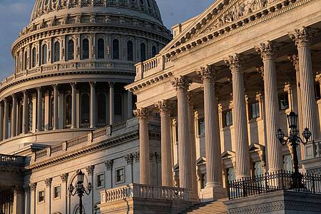 Der US-Senat hat für Ukraine-Hilfen gestimmt. Das Votum des Repräsentantenhauses steht allerdings noch aus.