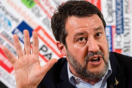 «Es ist keine spontane Episode, sie ist offensichtlich organisiert, finanziert und vorbereitet»: Italiens Vize-Regierungschef Matteo Salvini.