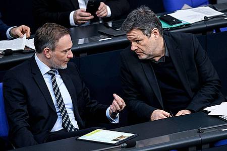 Christian Lindner und Robert Habeck auf der Regierungsbank im Bundestag.