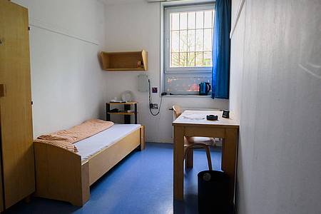 Blick in eine Gefängniszelle der Jugendanstalt Hameln.
