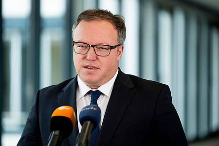 Die Staatsanwaltschaft Erfurt hat ein Ermittlungsverfahren gegen den Thüringer CDU-Partei- und Fraktionsvorsitzenden Mario Voigt eingestellt.