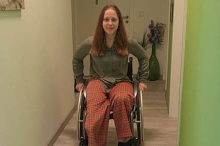 Barrierefrei leben: Anna-Maria Tiemann im Rollstuhl
